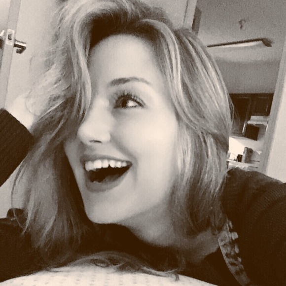 Meet your Posher, Kenzie - Picture 3 of 3